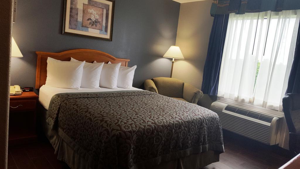 Days Inn By Wyndham Galliano La Eksteriør billede